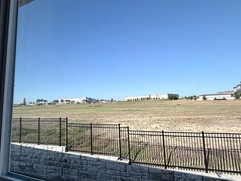 880 Lynx St — Photo 39
