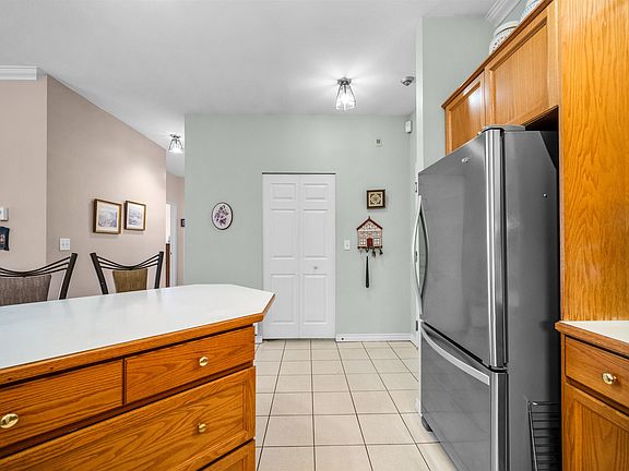 4th image of 25 Richmond St #504