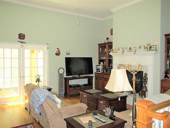 5th image of 713 Whitson Ave