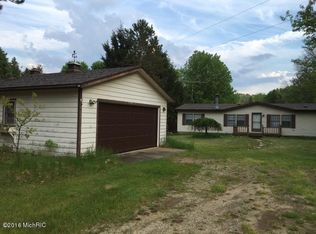 18479 Stonehouse Rd, Hersey, MI 49639