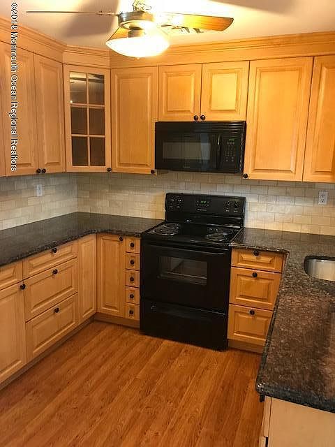 1st image of 513A Portsmouth Dr