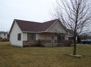 303 Eastrose St, Kentland, IN