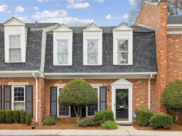 5 Walnut Hill Pl NW, Atlanta, GA 30318