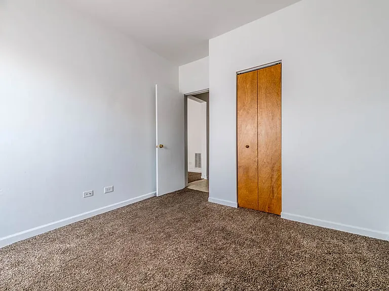447 N Austin Blvd — Photo 15