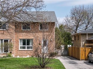 255 Magnolia Dr, Hamilton, ON L9C 6R4