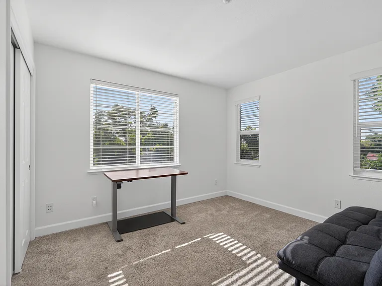 938 Visconti Pl — Photo 30