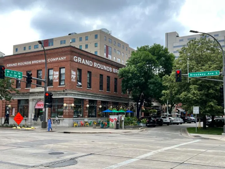 220 Broadway Ave S #911 — Photo 3