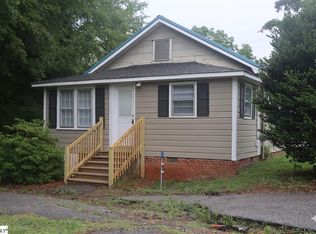 190 S Cash Ave, Chesnee, SC 29323