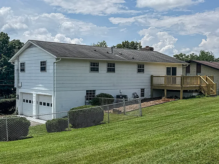 9521 Mobile Dr — Photo 56