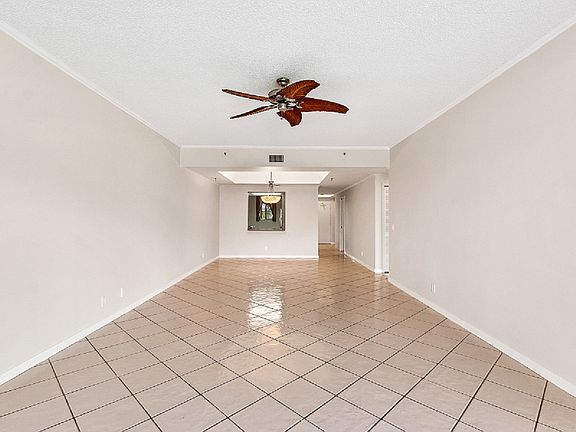 3rd image of 11370 Twelve Oaks Way APT 112
