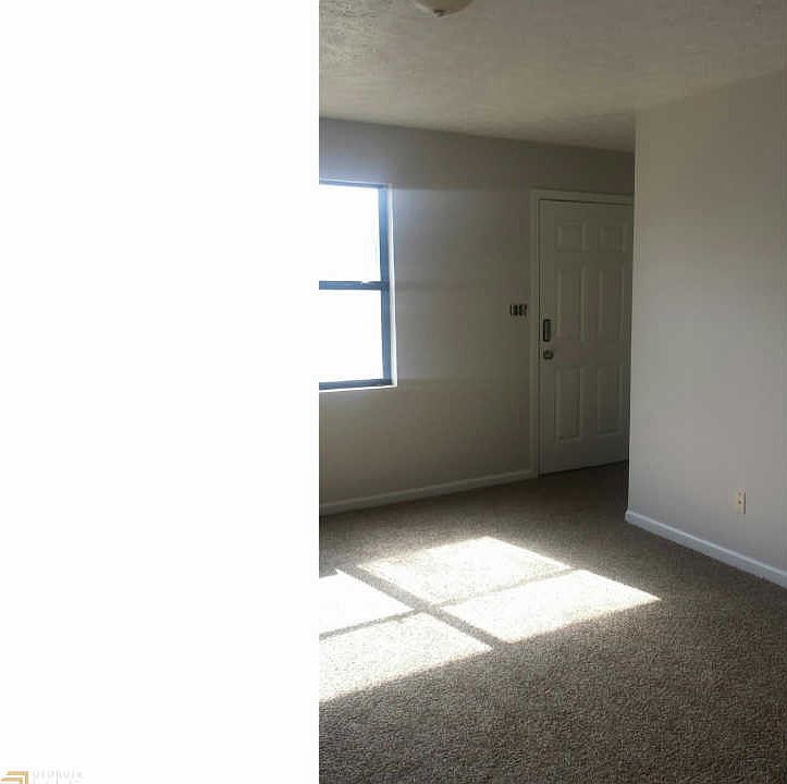 2nd image of 1949 E McIntosh Rd