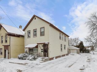 410 N 6th St, Manitowoc, WI 54220