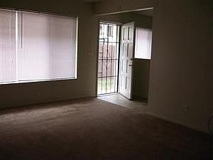 4th image of 4560-62 Felton St