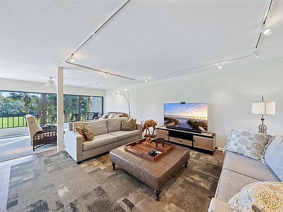 2nd image of 107 Clubhouse DR #259