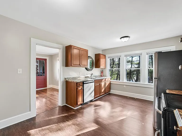 29 Swannanoa Ave — Photo 3