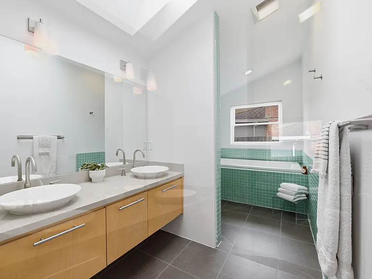 796 Crespi Dr — Photo 22