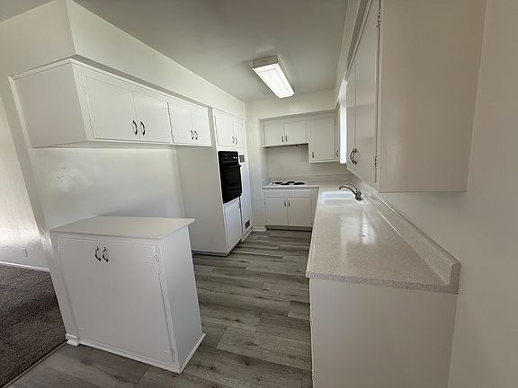 4th image of 554 S Barranca Ave #6