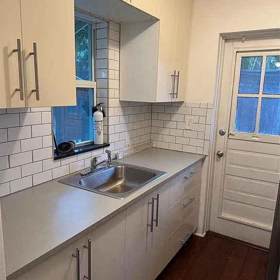 1141 NE 16th Ave #4 — Photo 3