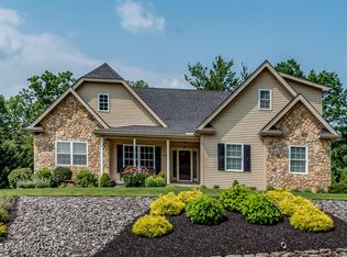 208 Pennbrook Ln, Dallas, PA