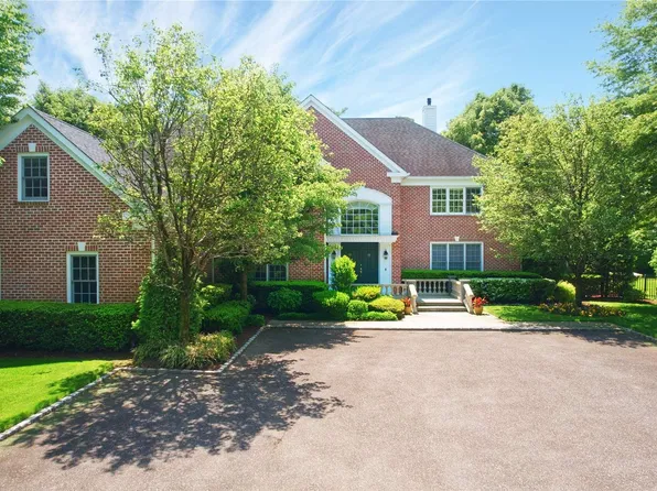 76 Stone Hill Drive, Manhasset, NY 11030