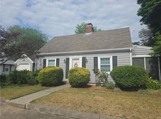 7 Wilton Ave, Pawtucket, RI 02861