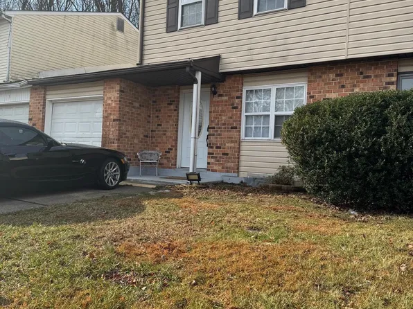 11 Bradley Dr, Newark, DE 19702