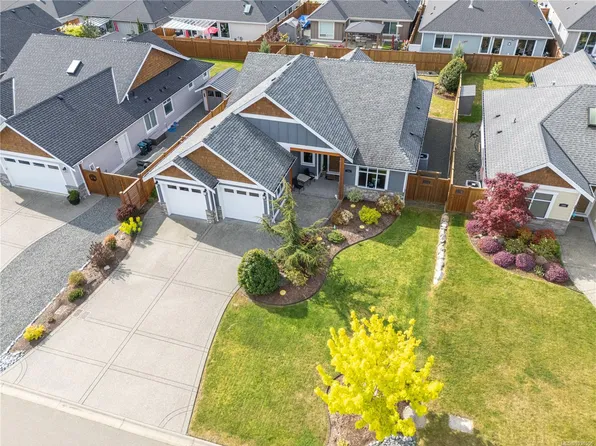 580 Avalon Pl, Parksville, BC V9P