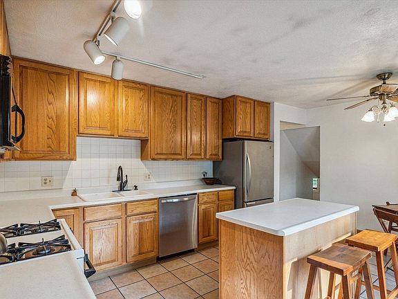 5th image of 53221 Berwick Dr