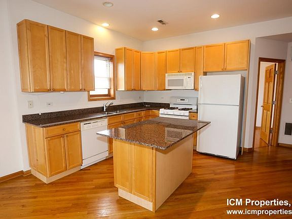 3rd image of 2743 N Southport Ave #L1