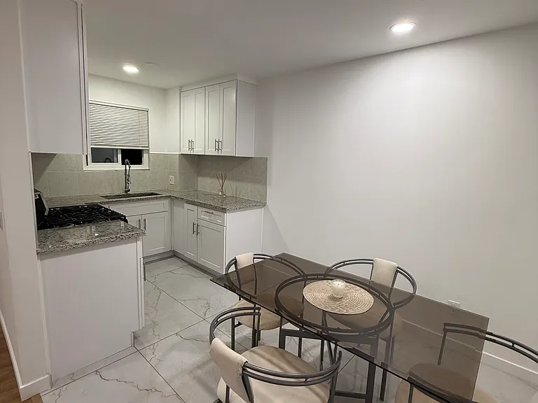 516 E Maple St #O — Photo 1