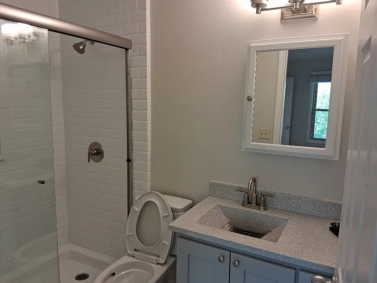 2126 Gilbert Ave — Photo 14