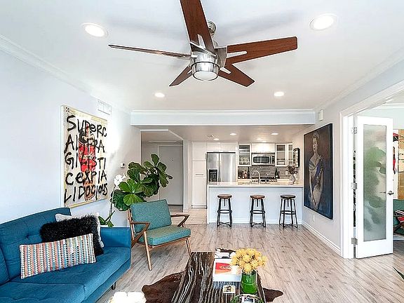 3rd image of 2700 Cahuenga Blvd E APT 4219