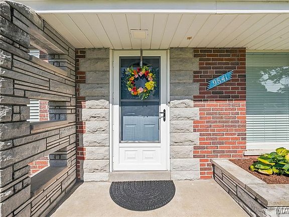 4th image of 9841 Knollshire Dr