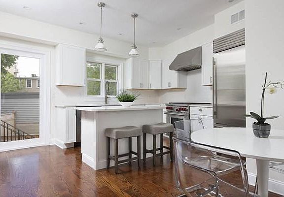 3rd image of 100 Bartlett St