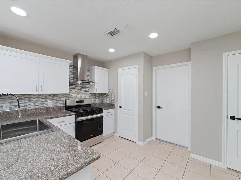 4007 Starbridge Pointe Ln — Photo 11