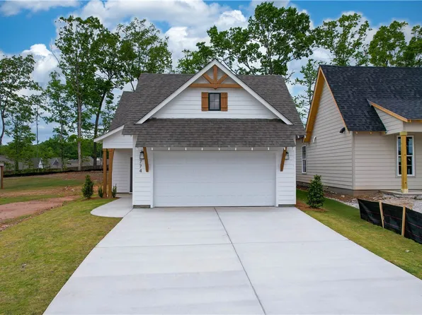 774 Hunters Way, Opelika, AL 36801