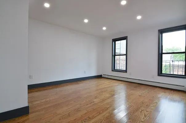 Rented by David Hirsch, LREB | media 32