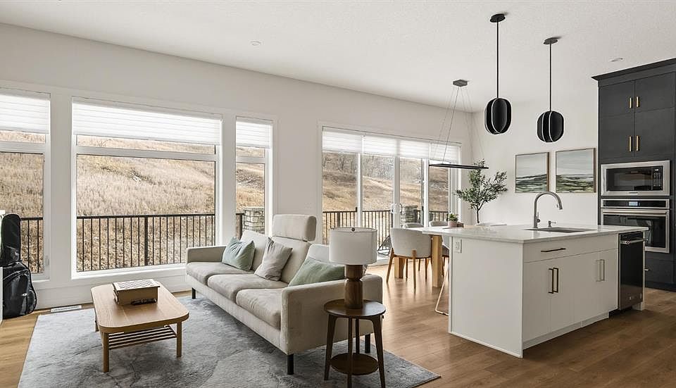 1st image of 68 SW Cranbrook Cpe SE