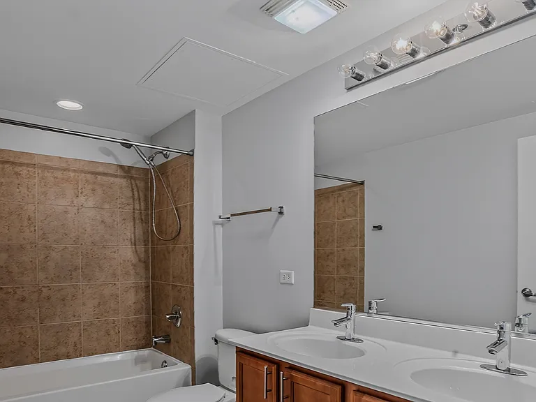50 E 16th St #1210 — Photo 11
