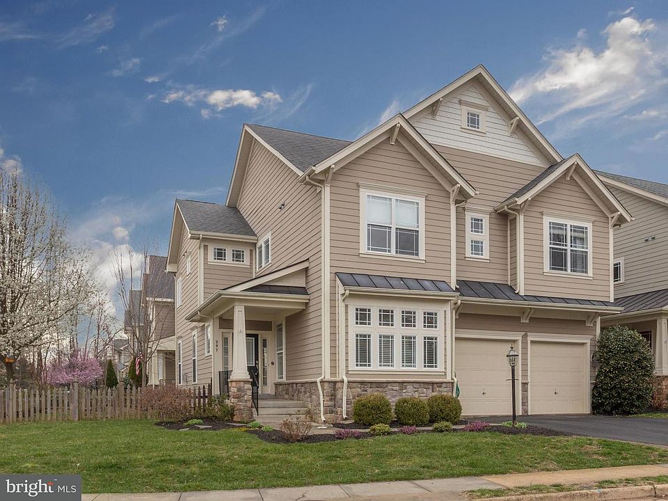 1st image of 297 Ariel Dr NE