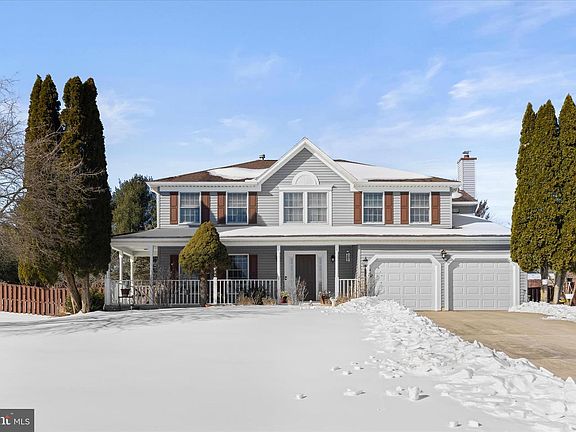 2nd image of 76 Brook Meadow Cir