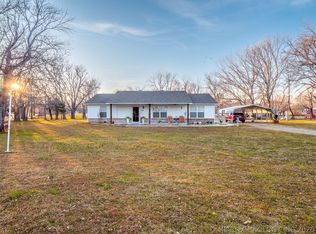 408 S 10th St, Hartshorne, OK 74547