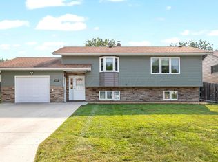 3216 22nd St S, Moorhead, MN 56560