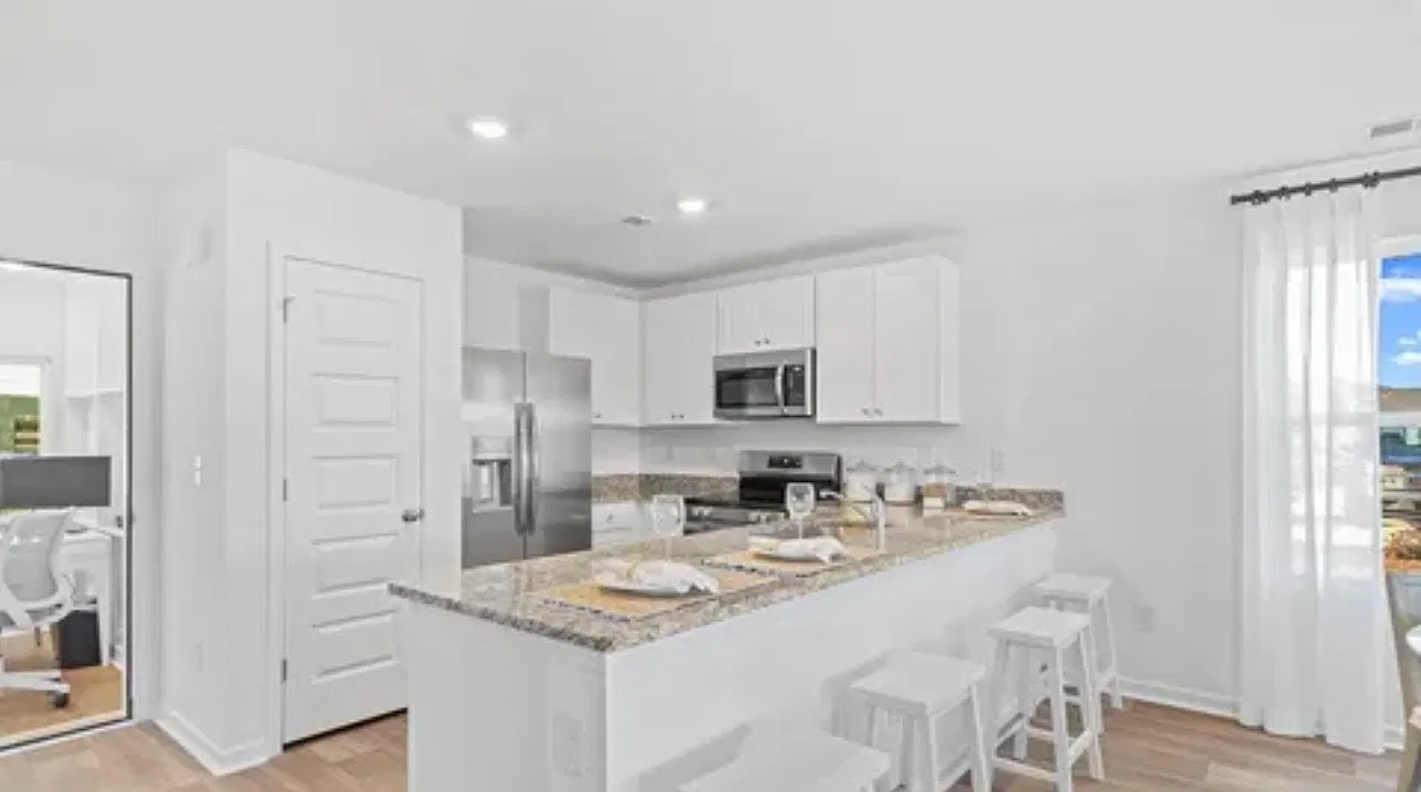 3 bed, 1474 sqft, $2,200 — Photo 2