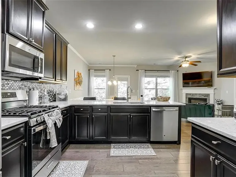 2525 Norwood Park Xing — Photo 11