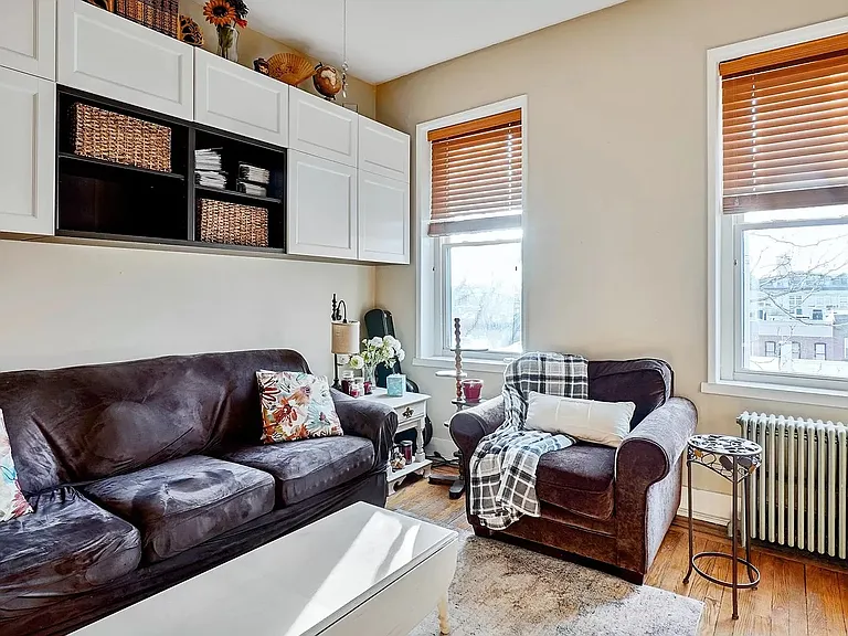832 Washington St #6 — Photo 3