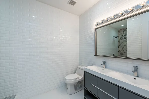 Rented by Nooklyn NYC LLC | media 12