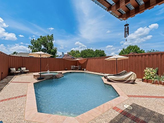 3rd image of 419 N Winding Oaks Dr