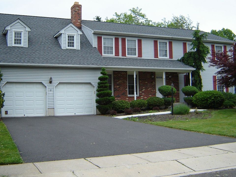 14 Stephanie Ln