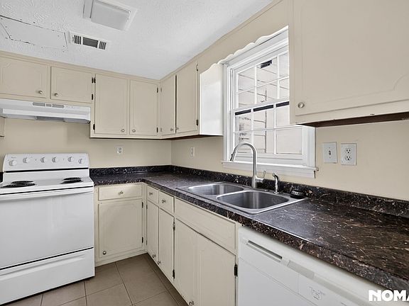 3rd image of 1028 Jeanette Ln